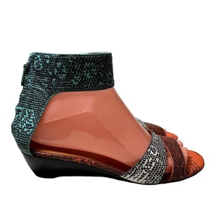 Sandalias Rebecca Minkoff para mujer 7,5 cuña correa al tobillo cremallera multicolor estampado animal - Imagen 1 de 16