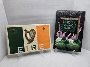 2 Hanging Paint Slate Sign Decoration Irish Ireland Eire Flag Herself's Kitchen - Picture 1 of 8