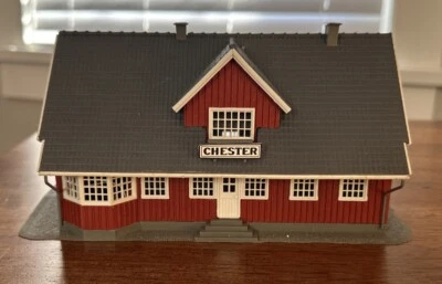 MODEL POWER HO SCALE LIGHTED CHESTER STATION #635 - Image 1 of 4
