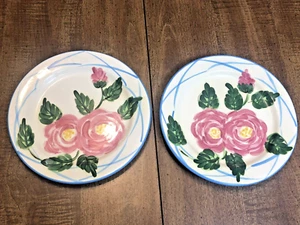 Set 2 piatti insalata Gail Pittman 2006 Eudora Welty House 8" firmati floreali - Foto 1 di 15