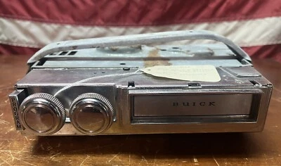 1970 年 BUICK Riviera 工厂 UNDER DASH 8 跟踪播放器 原始设备制造商 2 扬声器 — 第 1/4 张图片