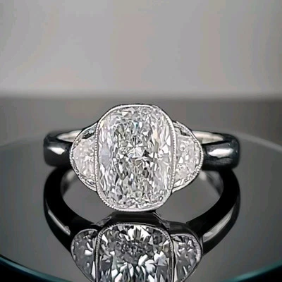 Anillo de compromiso de platino 2,18 quilates Diamante cultivado en laboratorio con forma de cojín E-VS1 IGI Cert  Foto 1 de 4