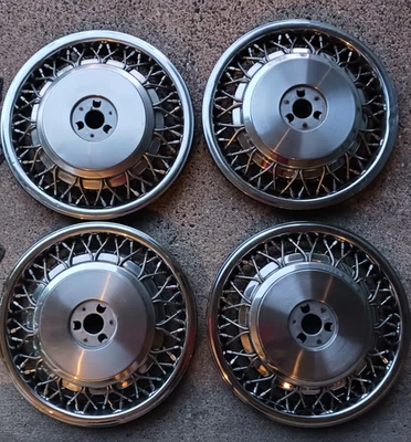 Juego de 4 tapacubos de rueda de alambre Buick Roadmaster Lesabre 1992-1996 15" sin centro Foto 1 de 4