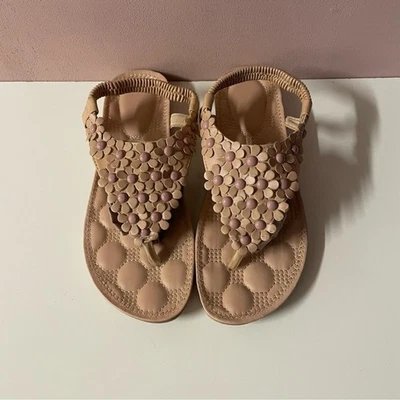 NWOT Nude & Light Pink Floral Sling Back Thong Sandals Size 39/7.5 - Image 1 of 4