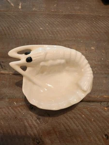 Piccolo portasapone vintage in ceramica a forma di gamberetto bianco MCM Ocean Coast - Foto 1 di 7