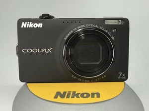 Cámara digital Nikon COOLPIX S6000 14,2 MP - negra noble de Japón casi como nueva - Imagen 1 de 15
