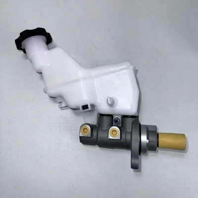 Nakamoto Brake Master Cylinder 47028-06040 for TOYOTA CAMRY 2007-2008 - Image 1 of 4