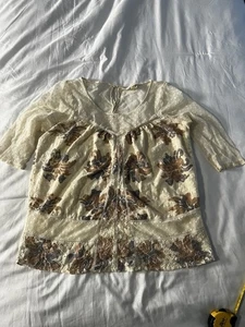 Anthropologie Meadow Rue elfenbeinfarben Blumen Spitze Top klein gedeckt gefüttert kurz 3/4 - Bild 1 von 12