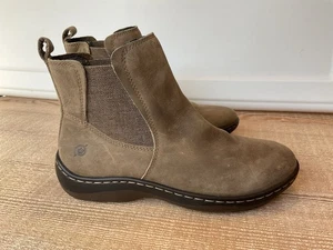 Born Damengröße 7 braune flache Leder-Slipper-Stiefeletten mit elastischem Einsatz - Bild 1 von 11