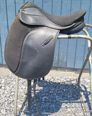 Sillín Syntack Dressage 17,5" Foto 1 de 4