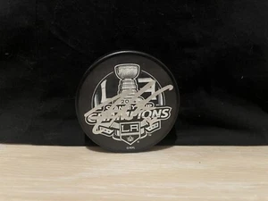 Justin Williams Signed Autographed 2014 Kings Stanley Cup Puck - Picture 1 of 1