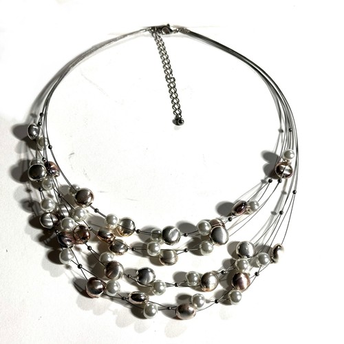 VETEMENTS Collana cascata illusione perline scorrevoli tono argento e perle finte filo multifilo