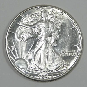 Medio dólar Walking Liberty 1942-D bonito casi sin circular plata 50c - Imagen 1 de 4