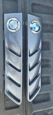 96-02 BMW Z3 Capó Izquierdo Derecho Guardabarros Ventilación Parrilla Borde Color Gris Fabricante de Equipo Original Foto 1 de 3