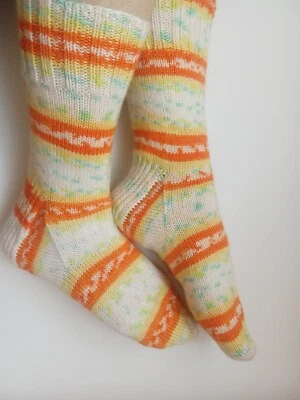 Calcetines tejidos hechos a mano - Acrílico multicolor - Longitud media pantorrilla - Hechos en Letonia Foto 1 de 4