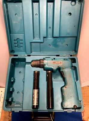 Makita Akkuschrauber Bohrschrauber 6011D 2 Akkus, Koffer (2) - Bild 1 von 4