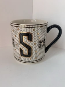 Anthropologie Kaffeebecher Tasse Gold Schwarz Mosaik Initiale Monogramm "S" - Bild 1 von 7