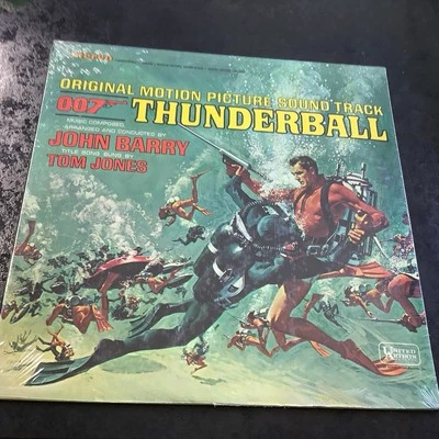 Thunderball 60’s 007 James Bond Sean Connery Spy Beauties In Swimsuits Sealed 33 - Imagem 1 de 4