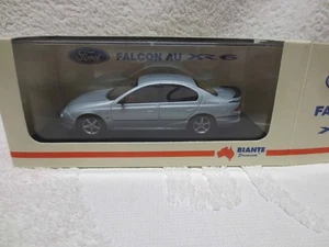 AU XR6 FORD FALCON SEDÁN COLOR PLATA LÍQUIDO ESCALA 1:43 - Imagen 1 de 4
