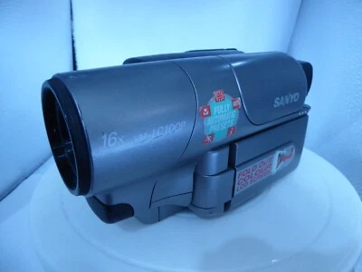 SANYO VM-LC100P CAMCORDER 8MM ANALOGUE VIDEO CAMERA VIDEO-8 TAPE + battery - Image 1 of 4