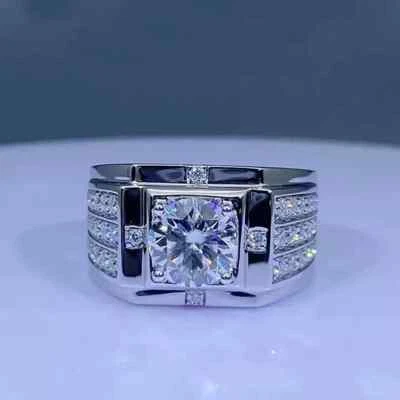 Anillo de boda de plata de ley 925 con diamantes de corte redondo de 4,50 quilates cultivados en laboratorio VS-FG para hombre Foto 1 de 4