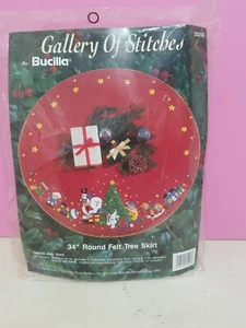 Kit Gonna Albero di Natale Bucilla 34" Rotonda in Feltro 33256 Galleria Babbo Natale e Giocattoli 1993 - Foto 1 di 6