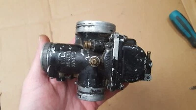 1976 Yamaha YZ125 C carburetor body bowl jets INCOMPLETE BUT NICE MIKUNI 537 00 - Imagem 1 de 4