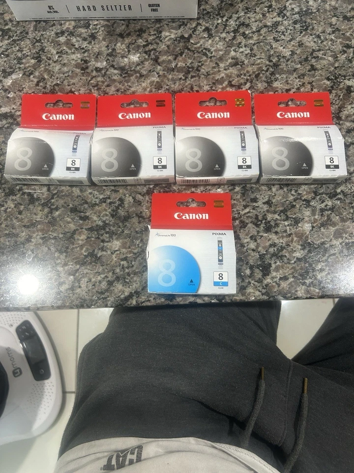 Lote de 5 cartuchos de tinta Canon (4 CLI-8BK y 1 CLI-8C) Foto 1 de 1