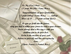 Poemas personalizados para graduación universitaria ~ Fondo de túnica ~ Ver los 24 estilos - Imagen 1 de 25