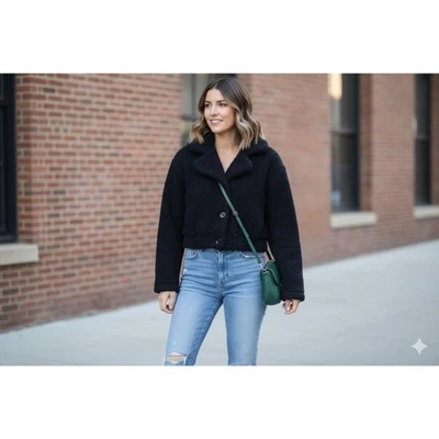 Active USA Women's Sweater sz M - Image 1 of 4