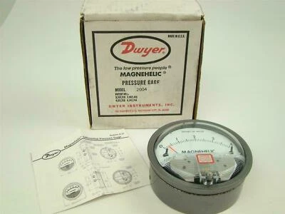 Dwyer Magnehelic Pressure Gauge 2004 - Image 1 of 4