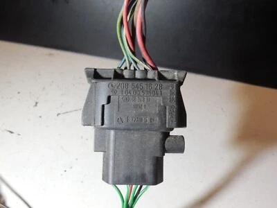 Enchufe cable motor ventana coleta 2085451628 07-13 Mercedes Benz W221 S550 S450 Foto 1 de 4