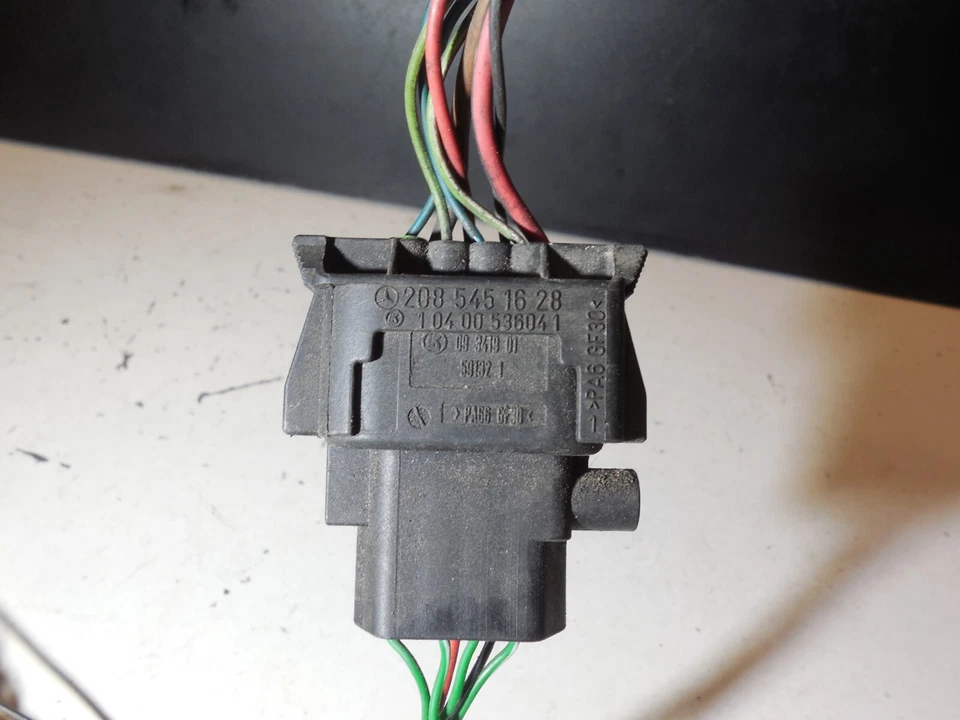 Enchufe cable motor ventana coleta 2085451628 07-13 Mercedes Benz W221 S550 S450 Foto 1 de 4