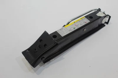 VW Up! 1S Emergency Scissor Lifting Jack 1S0011031B - Image 1 of 4