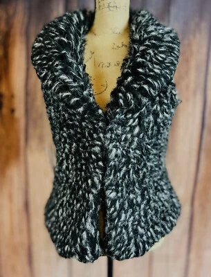 GRASS COLLECTIONS BLACK & WHITE FAUX FURRY VEST 2CLAW FRONT CLOSURE SIZE SM - Image 1 of 4