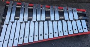 Musser Glockenspiel 2.5 Octave Classic Bells w/ Hand Damper (M646) - Picture 1 of 12