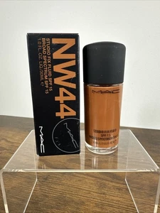 MAC NW44 Studio Fix Fluid LSF 15 Breitspektrum Neu im Karton 1 FLoz - Bild 1 von 3