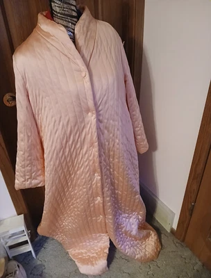 Vintage Vanity Fair Quilted Satin Long Robe Housecoat Peach Size 18 Lined - Image 1 of 4