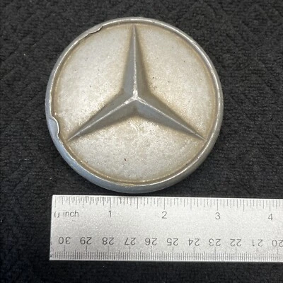 Mercedes Benz OEM Bundt Wheel Center Rim Cap Mexican Hat Hub Dust Cover E0632 - Image 1 of 4