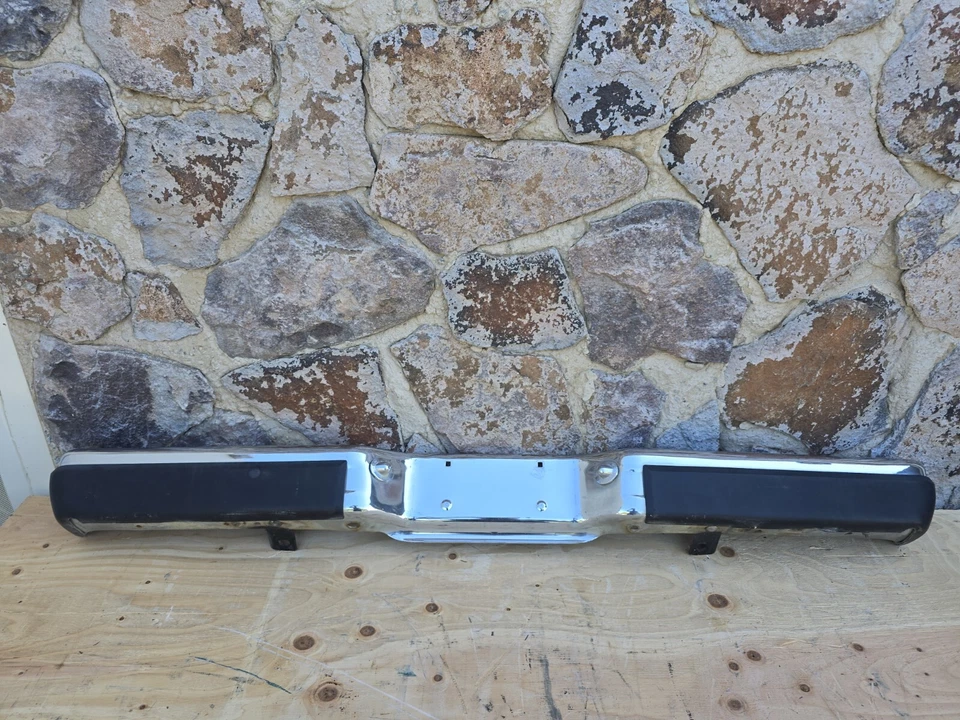 Parachoques trasero Ford Bronco 2 II 1983-1990 montaje cromado OEM V16 Foto 1 de 4