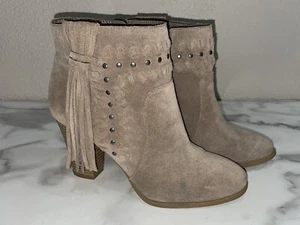 INC International Concepts Jade Suede Fringe Ankle Boots Side Zip Beige Size 8M - Picture 1 of 9