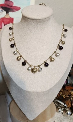 Colar Nine West Station dois tons gravado facetado amuleto contas de metal e vidro - Imagem 1 de 4