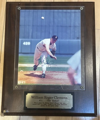 Roger Clemens Signed Autographed Photo On Plaque #21  Red Sox - Image 1 of 4