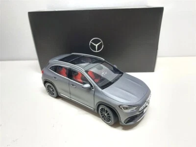Mercedes-Benz Classe GLA H247 Grigio opaco del 2020 - 1/18 Z-Models - Immagine 1 di 4