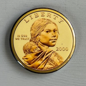 Vintage Liberty In God We Trust Sacagawea Dollar Native American 2000 pinback - Picture 1 of 3