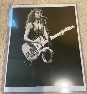 RARE 8x10 Bangles Singer Susanna Hoffs Hand Signed photo full signature - Picture 1 of 2