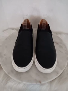 UGG Damengröße 10 Alameda Slipper Sneaker Schuhe Leder schwarz weiß niedrig geschnitten - Bild 1 von 16