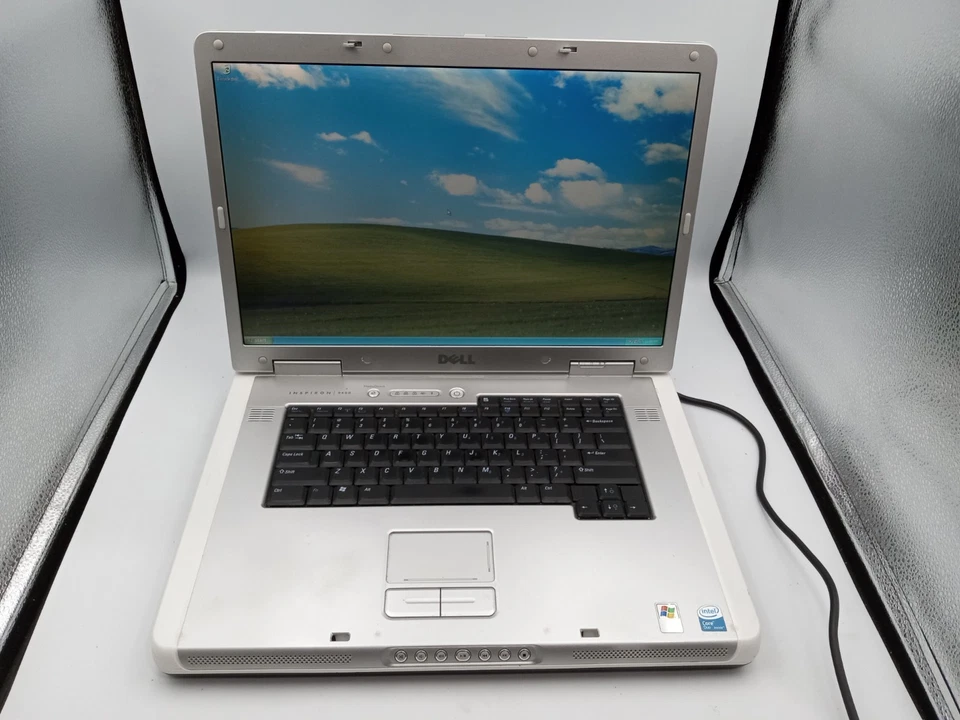 Dell Inspiron 9400 17" Laptop Intel Core Duo 1GB RAM 500GB HDD WinXP - READ -RR - Image 1 of 4
