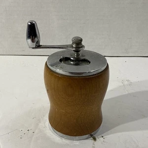 VINTAGE GEORGE S THOMPSON 4" TALL MID CENTURY MODERN WOODEN PEPPER MILL - Picture 1 of 4