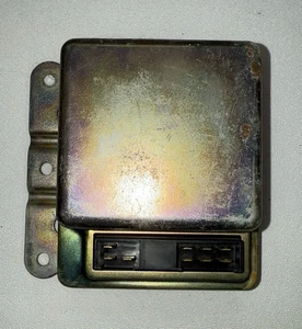 Cruise Control Module 28402- P8100 off Nissan 280ZX     —(T2–20) - Picture 1 of 2